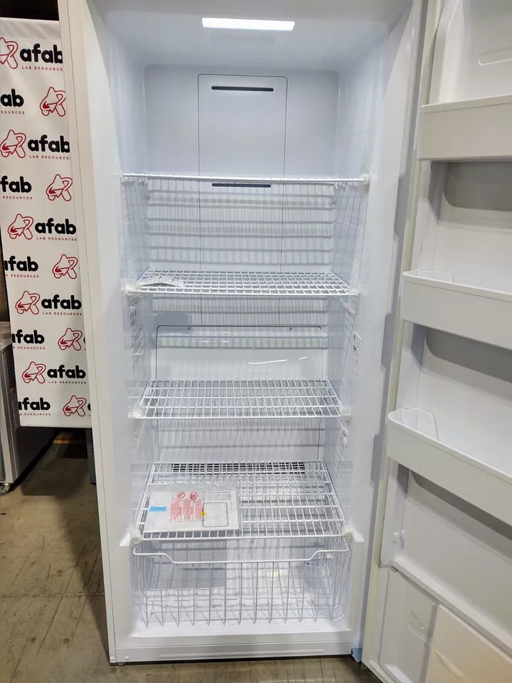 G.E. FUF21QRRWW Garage Ready Upright Freezer 21.75 cu. Ft.